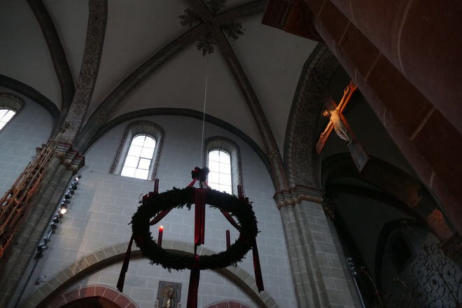 Adventskranz im Dom zu Fritzlar